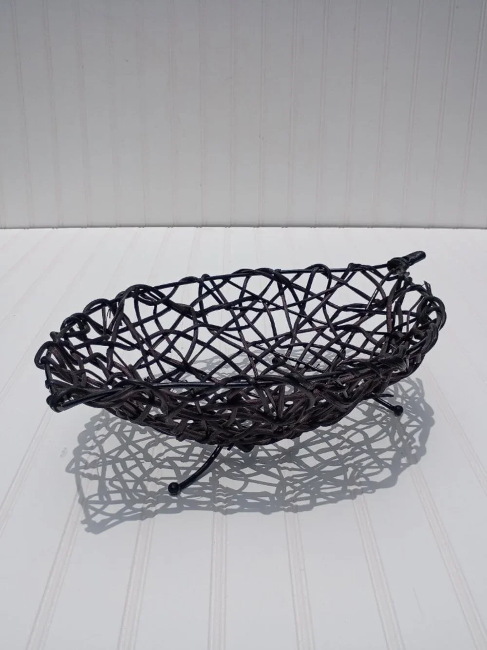 Vintage Wicker Leaf Shaped Basket Decorative Fruit Bowl Black Iron Legs 18
